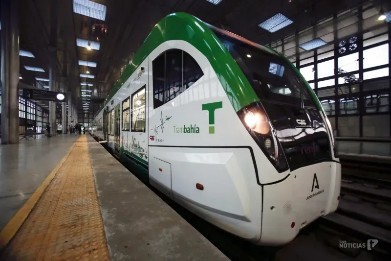 Trambahía mejora sus horarios y conexiones con Cercanías a partir del 21 de septiembre