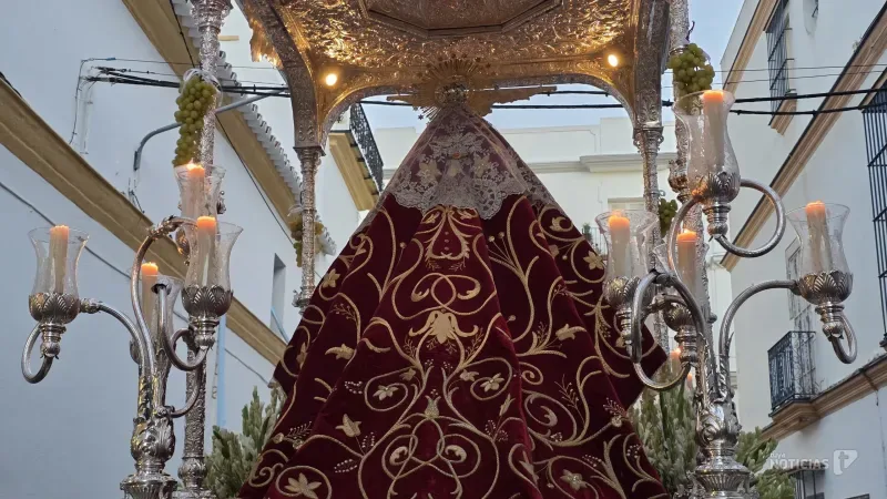 Chiclana acompaña masivamente a la Virgen de los Remedios en procesión