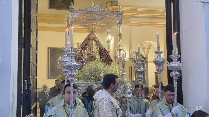 Chiclana acompaña masivamente a la Virgen de los Remedios en procesión