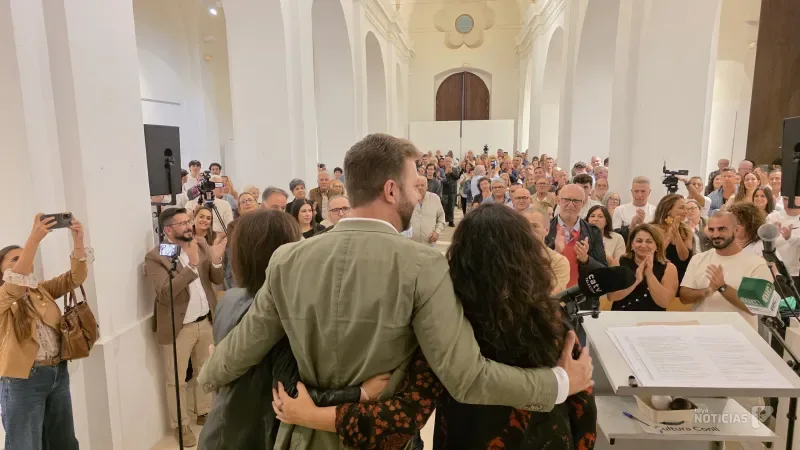 David Tamayo llena en su primer acto público y se compromete a construir "un Conil mejor para las futuras generaciones"