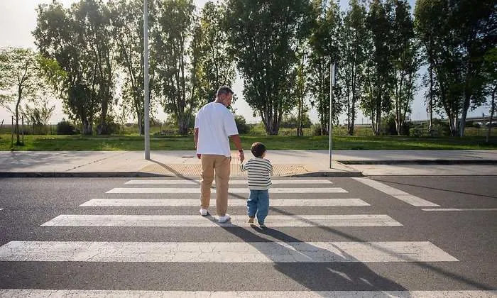 Conil se adhiere al Manifiesto «Ponle Freno Peatones 2030» para mejorar la seguridad vial