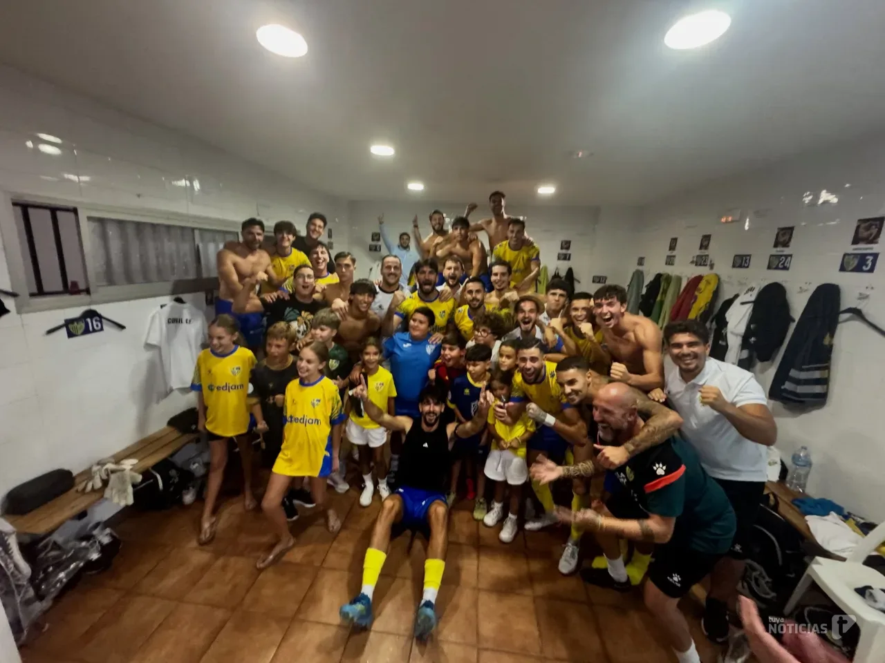 El Conil CF avanza a cuartos de final con el golazo de Orihuela
