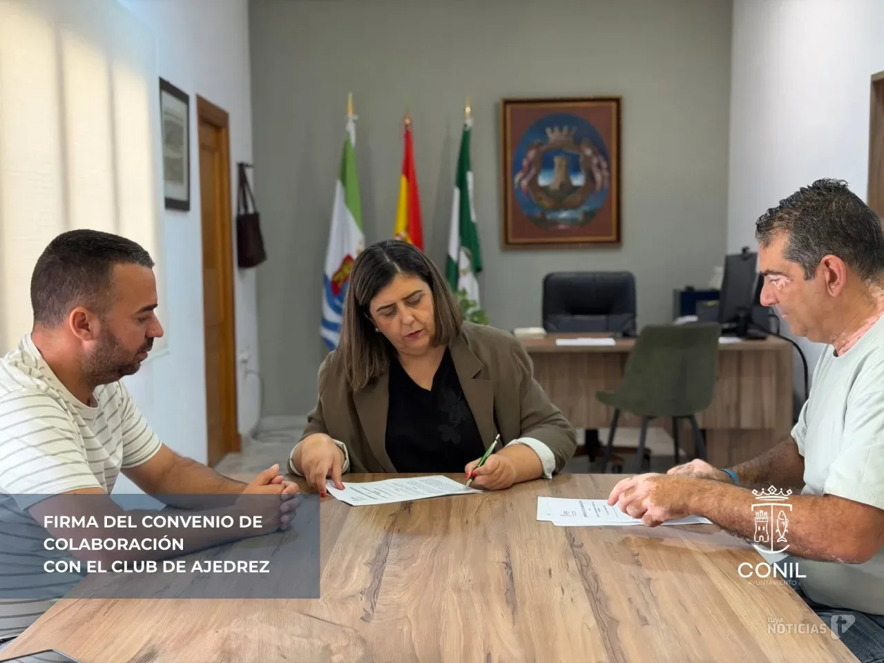 El Ayuntamiento de Conil firma un convenio de colaboración con el Club de Ajedrez local
