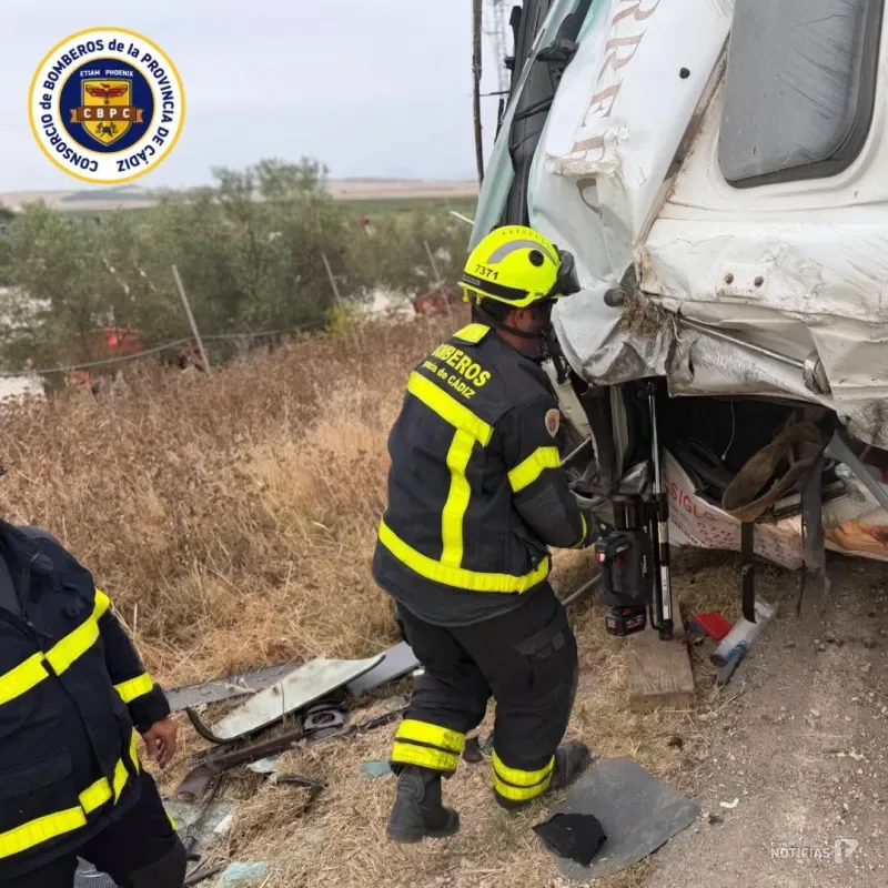 El accidente de un camión en la A-2200 deja un herido