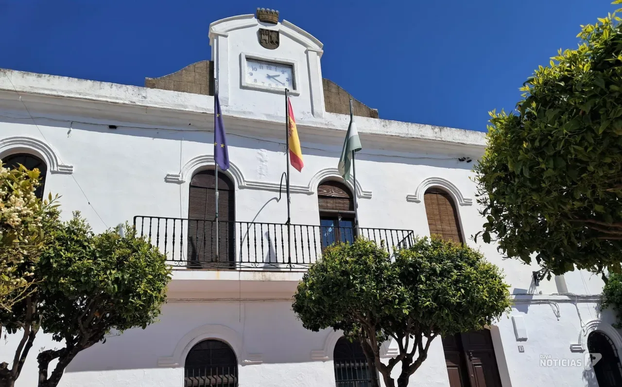 IU insiste en la dimisión de Almazo y exige acceso al expediente urbanístico