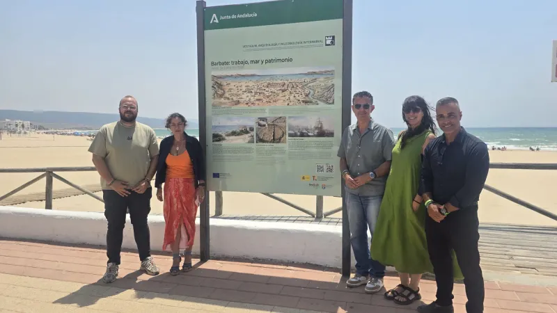 Barbate impulsa la difusión de ‘Vestigium’ para proteger y divulgar su patrimonio litoral