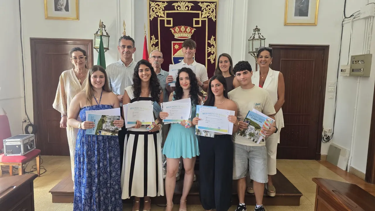 Siete estudiantes de Barbate reciben las Becas de Hazas de Suerte por su excelencia académica