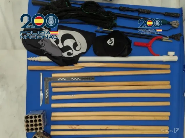 La Policía Nacional detiene a doce personas por una riña tumultuaria en el Xerez-Badajoz