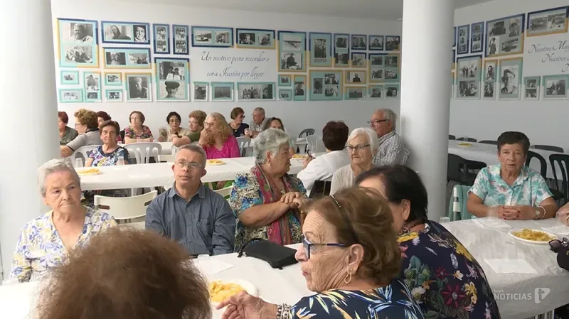 Conil abre clases de móvil para mayores a partir de septiembre