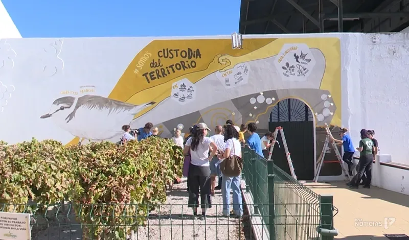 Chiclana descubre el primer mural sobre custodia del territorio pintado en España
