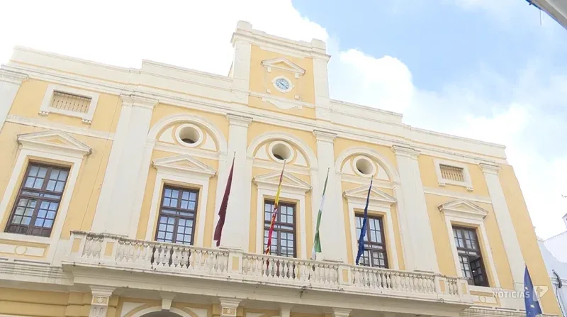 Chiclana convoca diez plazas de personal técnico y jurídico