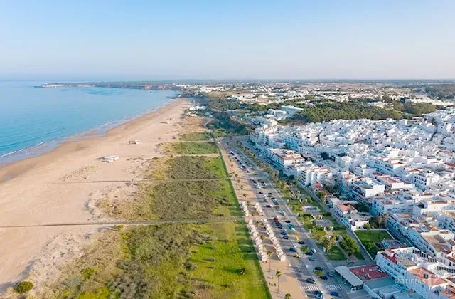 ¿Cuántos extranjeros tienen varias casas en Conil, Vejer, Barbate y Chiclana?