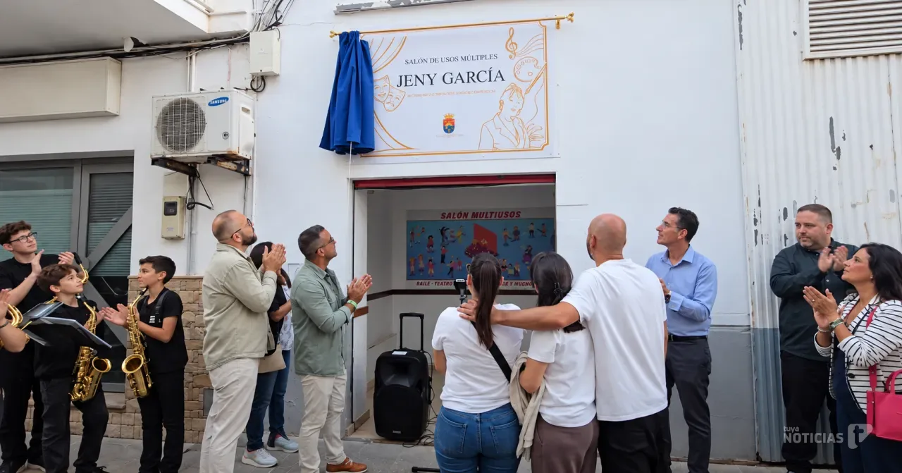 Barbate mantiene vivo el legado de Jeny García con un emotivo homenaje en la Casa de la Juventud