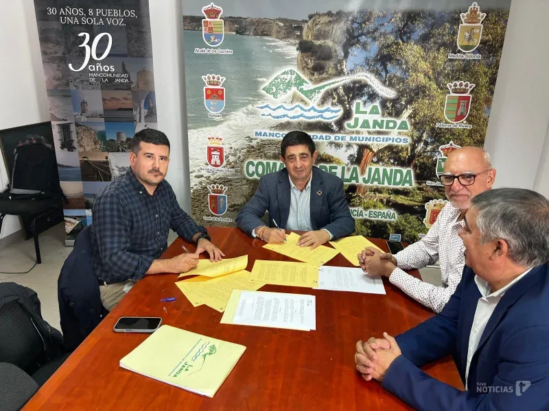 La Mancomunidad de La Janda y FAMSI firman un convenio para impulsar el desarrollo local
