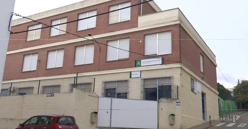 Más de 130.000 estudiantes de Secundaria, Bachillerato y FP regresan este martes a las aulas en la provincia de Cádiz