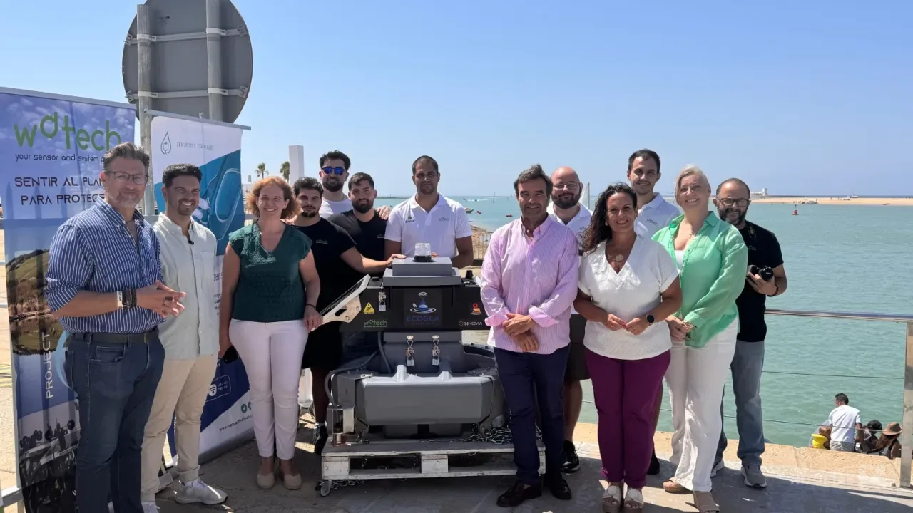 Nuevas balizas inteligentes reforzarán el control de las aguas de la Bahía de Cádiz