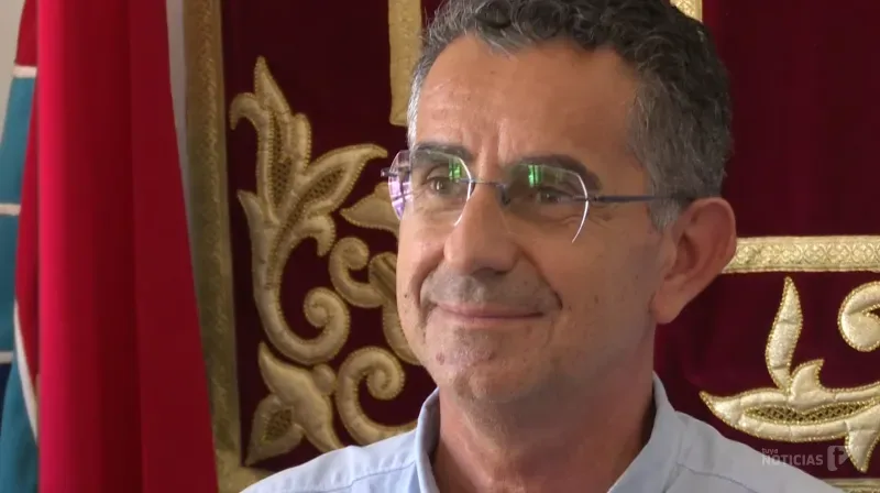 Miguel Molina apunta al PSOE en el caso de vandalismo a su coche personal