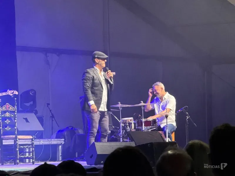 Paco Candela llena la Caseta Municipal en el cierre de la Feria de Conil