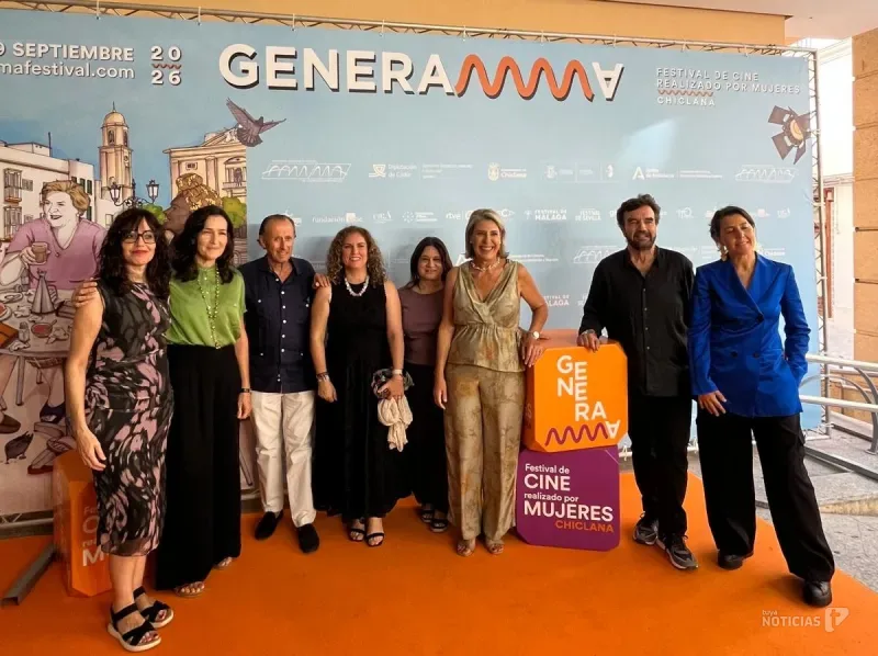 Generamma se despide de Chiclana con un Teatro Moderno lleno y el homenaje a Pepa Rus