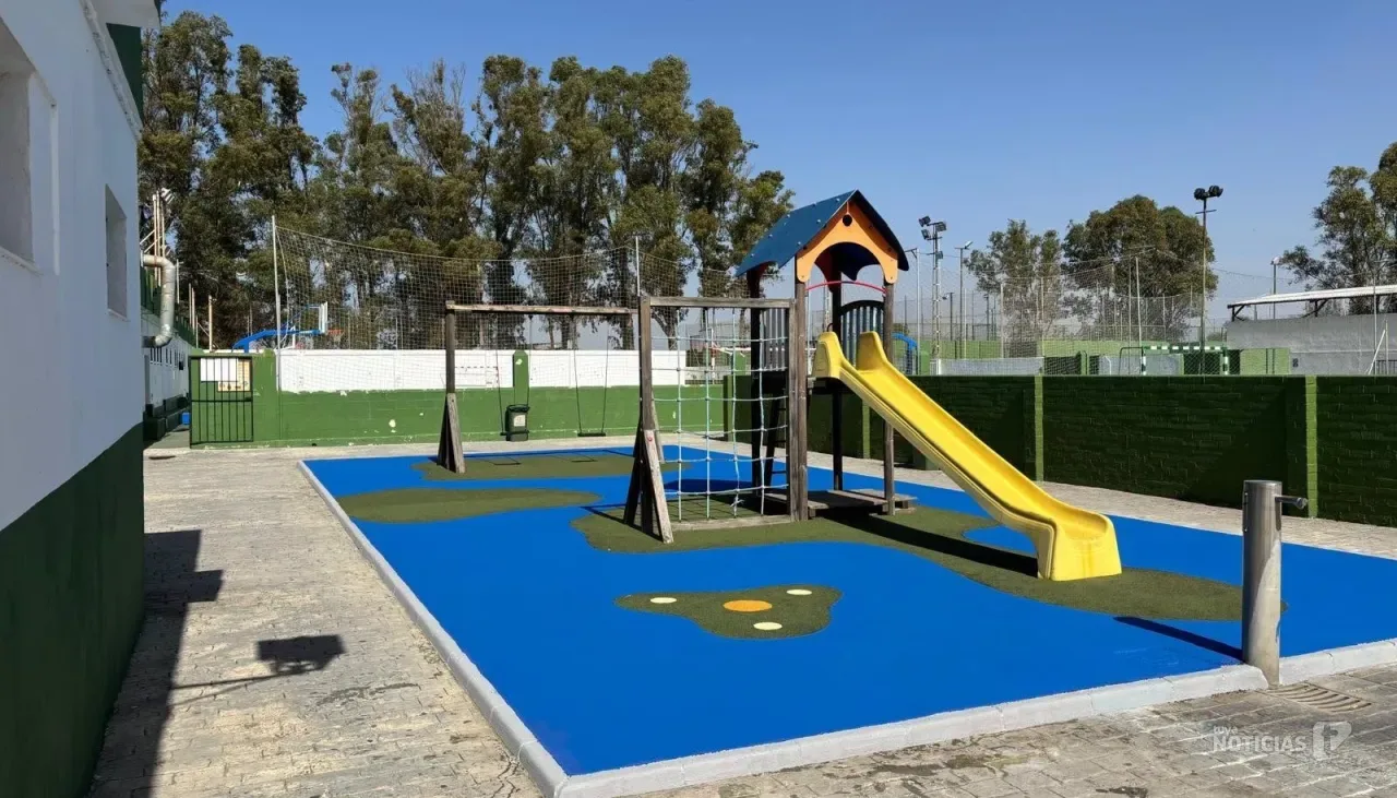 Reabren al público la pista de baloncesto y el parque infantil tras las obras de mejora