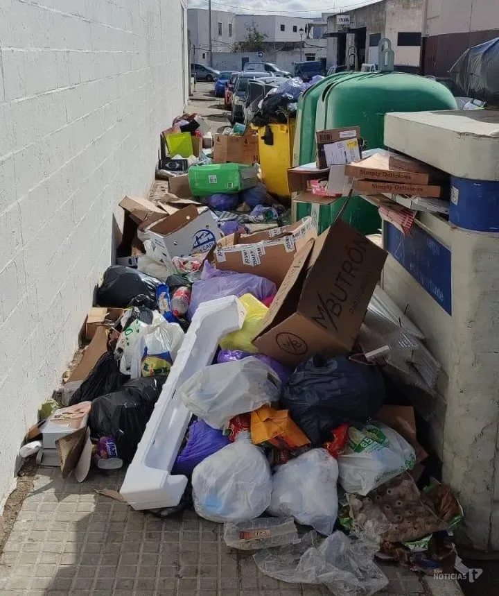 Barbate pide colaboración ciudadana para evitar la acumulación de basura en las calles