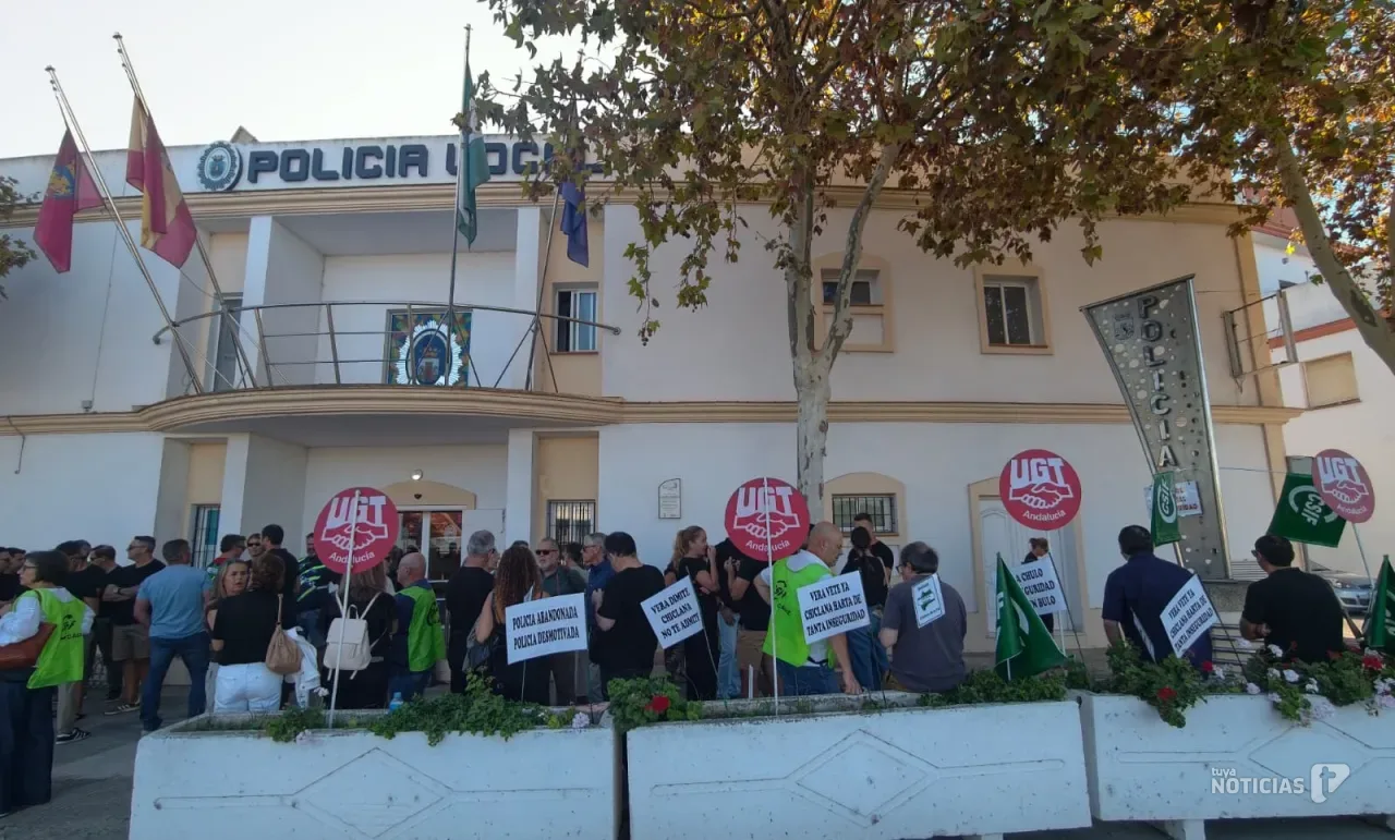 CCOO, CSIF, UPLBA y UGT elevan la presión al Gobierno de Chiclana por la gestión de personal