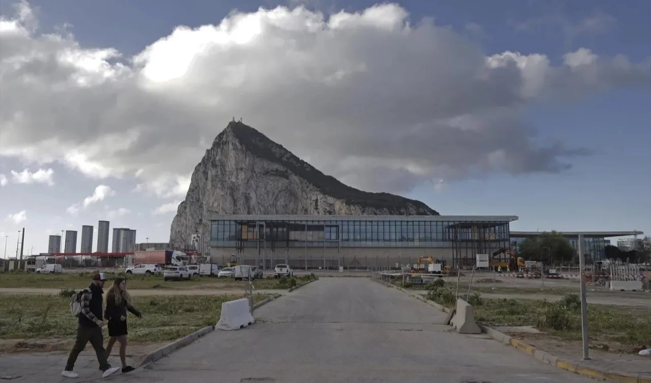 El fin de la verja abre una nueva era para 15.000 trabajadores del Campo de Gibraltar