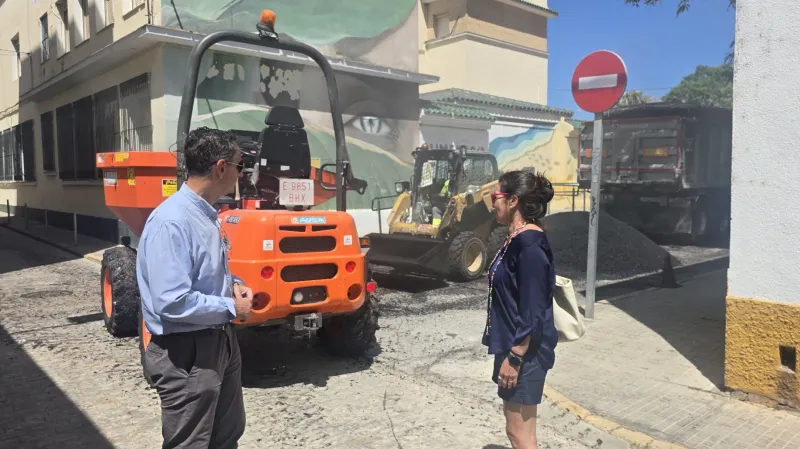 Barbate inicia un plan de pavimentación en 18 calles