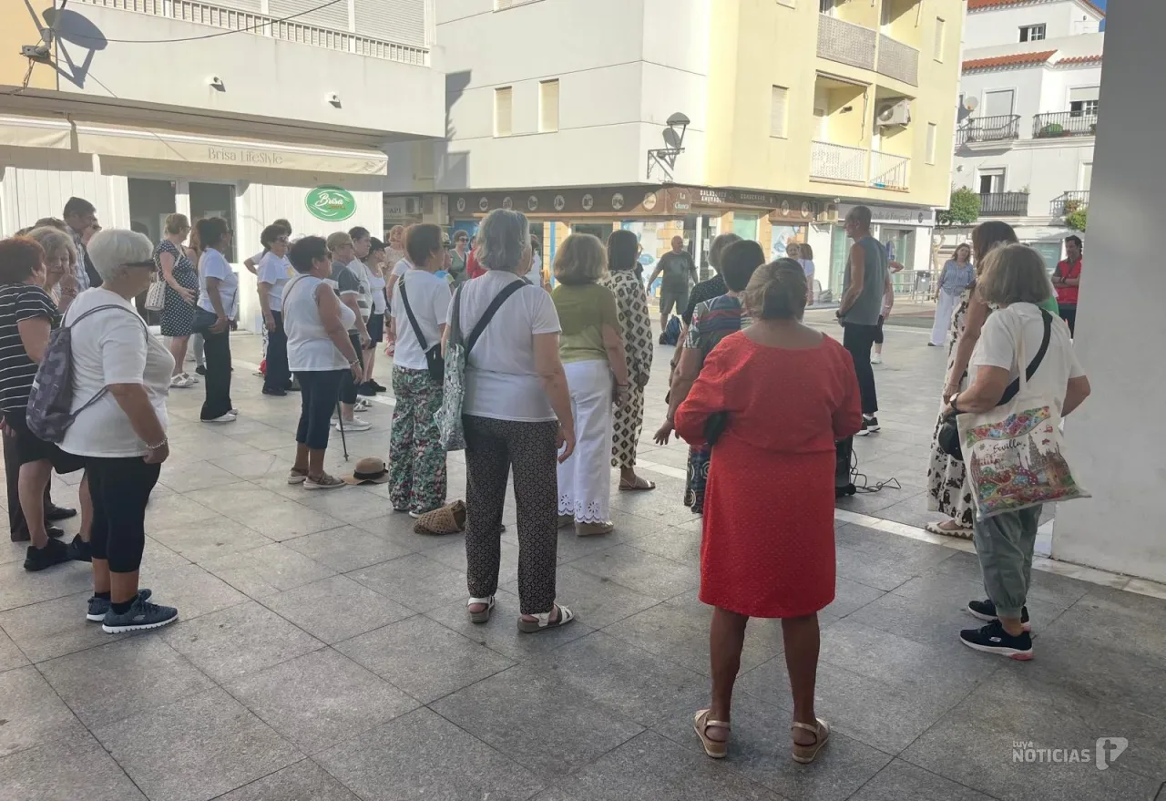 Conil adelanta la celebración del Día de los Mayores con actividades de Cruz Roja