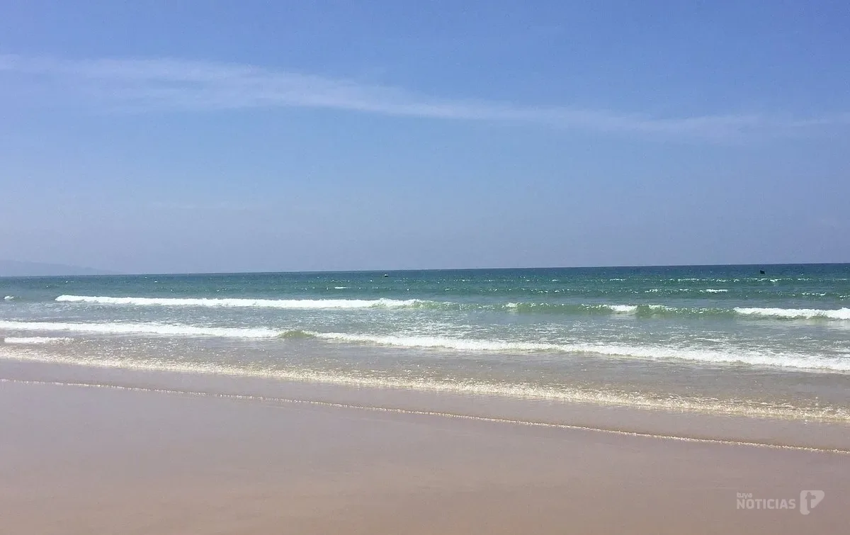 Barbate mantiene la bandera roja en la playa del Carmen a la espera de los resultados analíticos