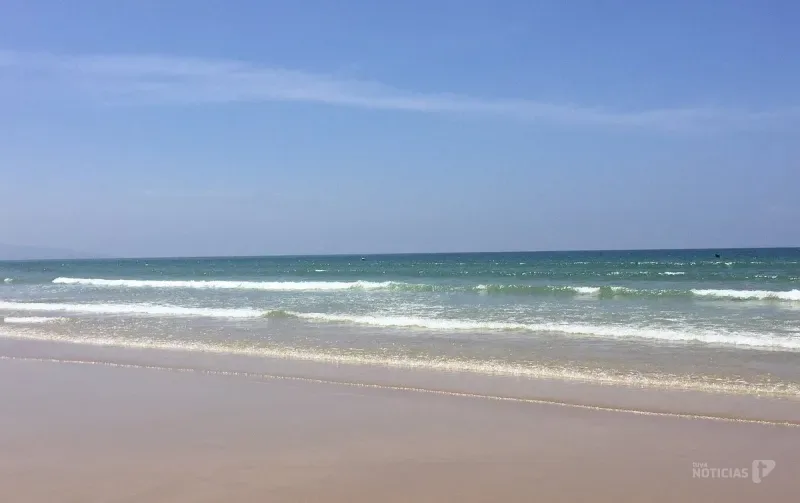 Barbate mantiene la bandera roja en la playa del Carmen a la espera de los resultados analíticos