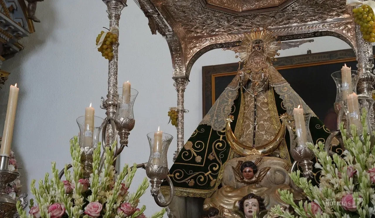 Chiclana brinda, pisa uvas y saca a su Patrona a la calle