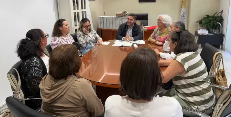 El Ayuntamiento de Vejer escucha las demandas de AFIVE para seguir mejorando la atención a las personas con fibromialgia