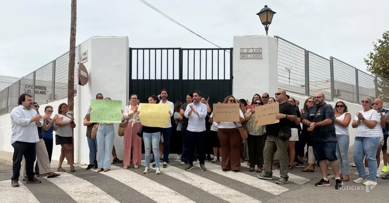 Vejer exige a la Junta un nuevo PTIS para el colegio Los Molinos