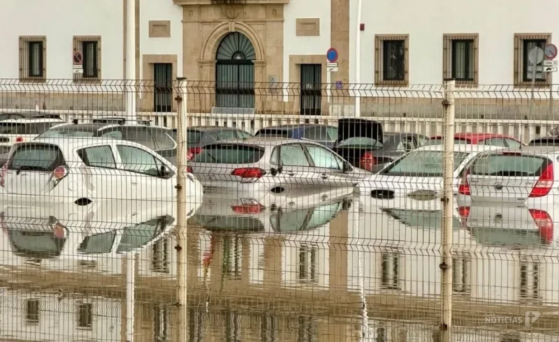 Las fuertes lluvias obligan a los bomberos a realizar una veintena de intervenciones en Algeciras