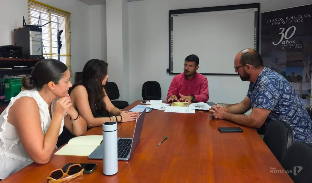 100x100 Unidos busca apoyo de la Mancomunidad para impulsar talleres de cocina sin gluten en Conil