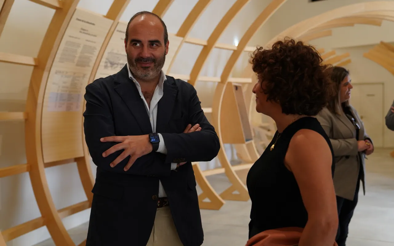 Conil recibirá 650.000 euros para asfaltado, mejoras urbanas y contratación de personal técnico