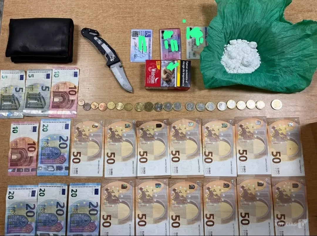 Detenido con cocaína en La Barrosa y denunciado un conductor por circular a 118 km/h en zona limitada a 30