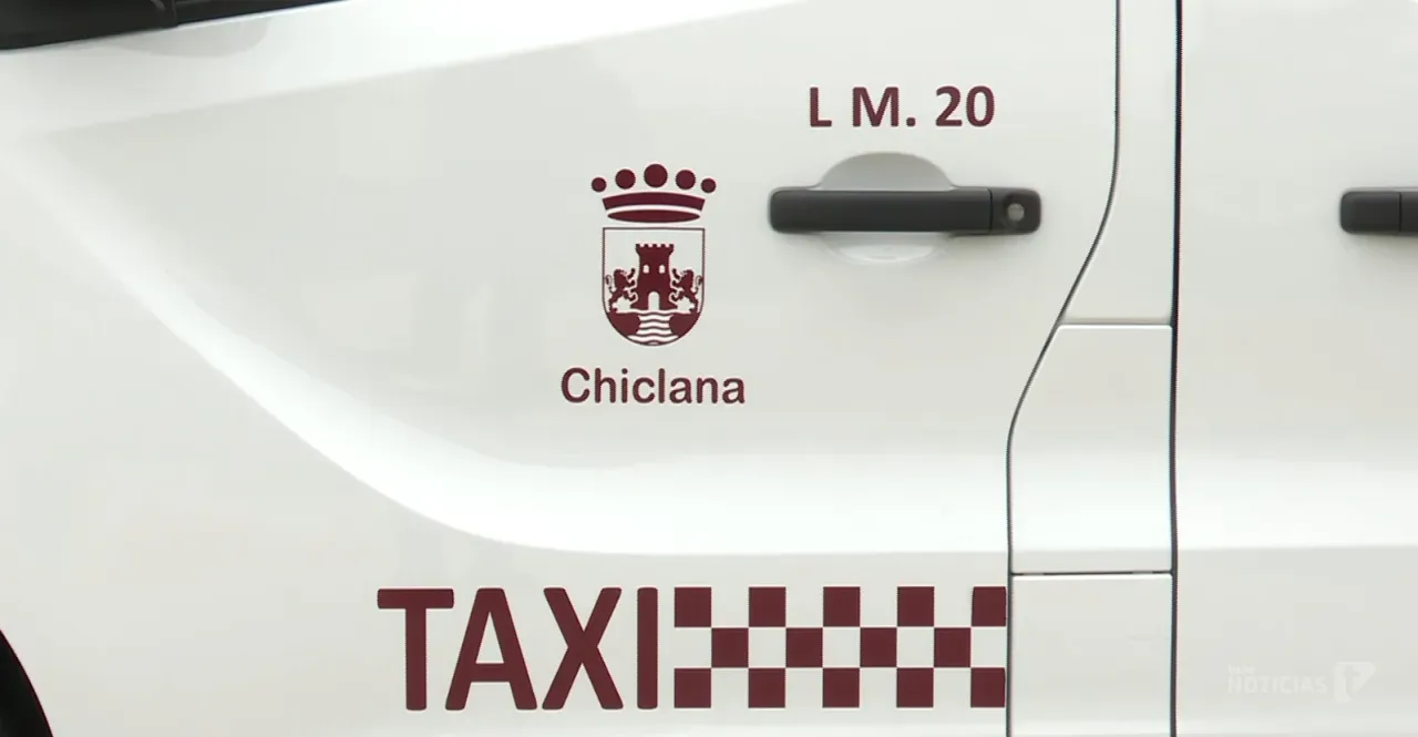 La Junta asegura que Chiclana no ha completado el expediente para las cinco nuevas licencias de taxi