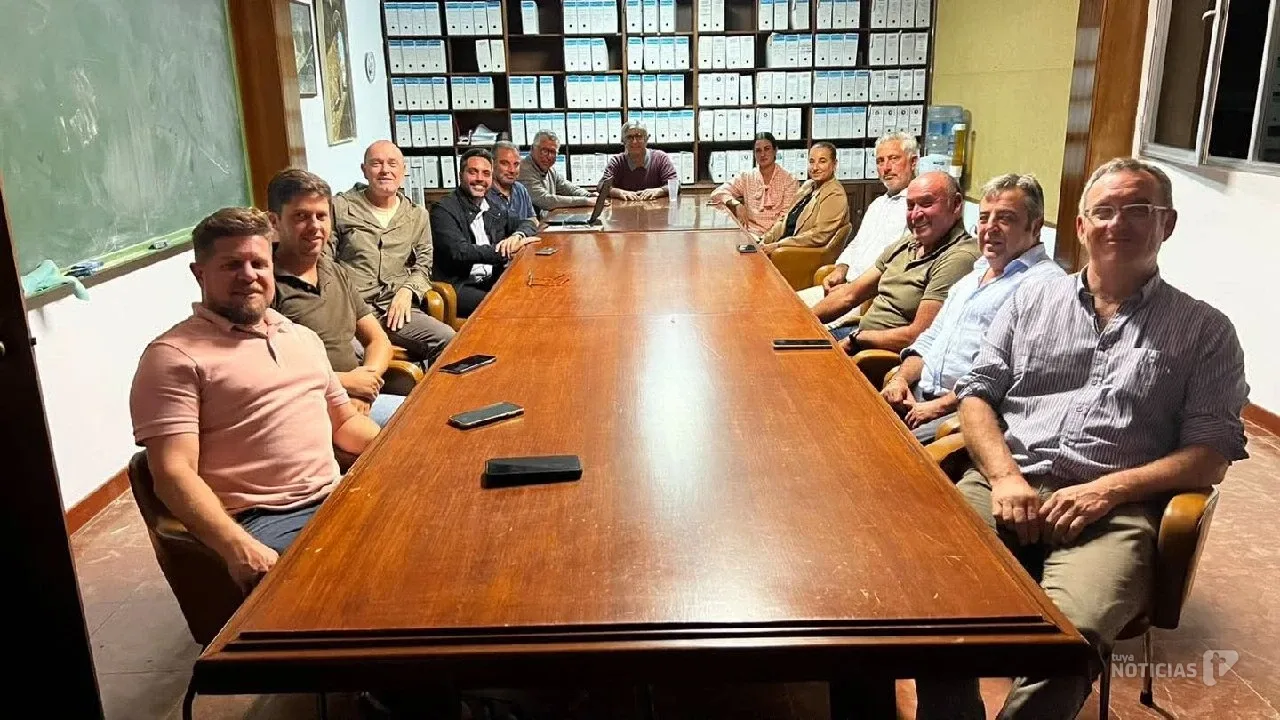 El alcalde de Vejer se reúne con la nueva Junta Directiva de la ADSG de La Janda