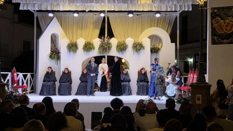 La Velada de la Oliva arranca en Vejer con un pregón emotivo y la proclamación de las Cobijadas