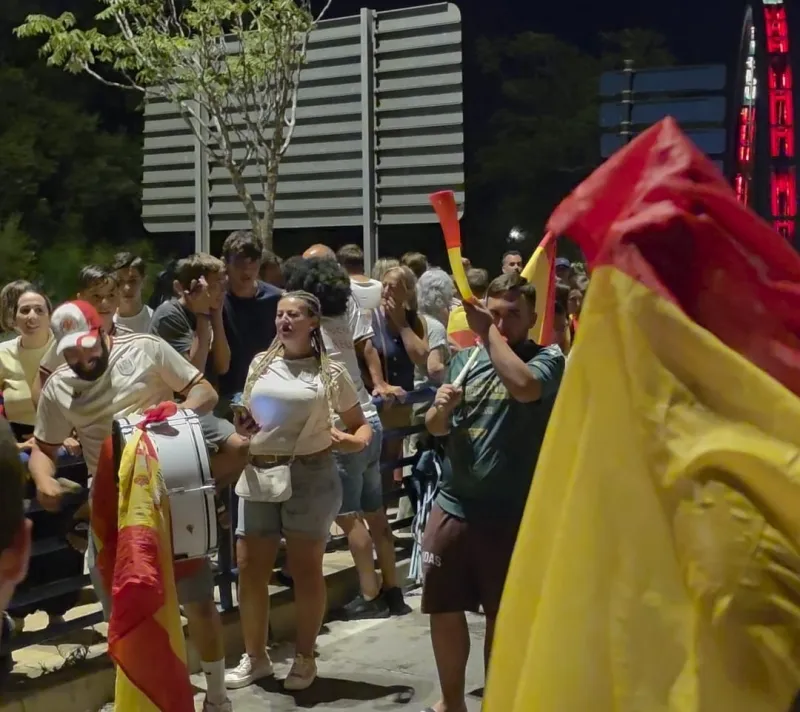 La gente en la provincia toma las calles para celebrar el segundo mundial de la Selección Española