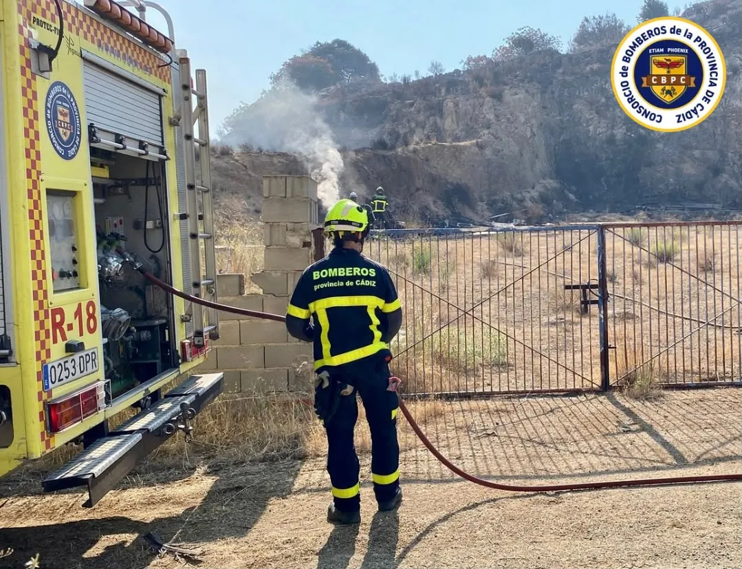 El Consorcio de Bomberos de Cádiz se desplaza a Ávila para combatir el mayor incendio de la historia de España