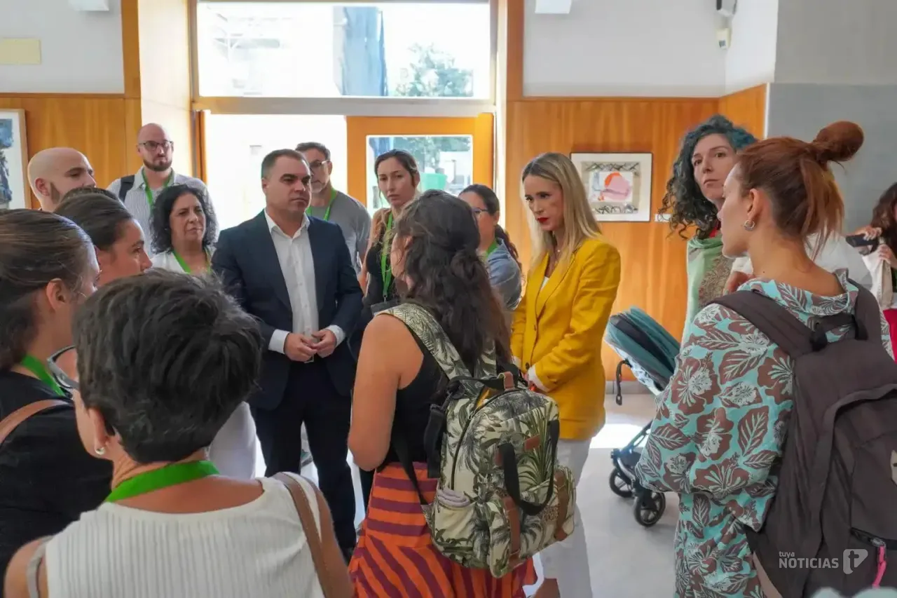 El PSOE exige a la Junta voluntad política y presupuesto para reabrir las aulas rurales cerradas en Conil