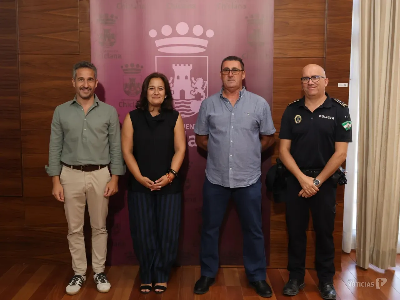 Chiclana rinde homenaje a Manuel Núñez Amaya en su jubilación tras 38 años en la Policía Local