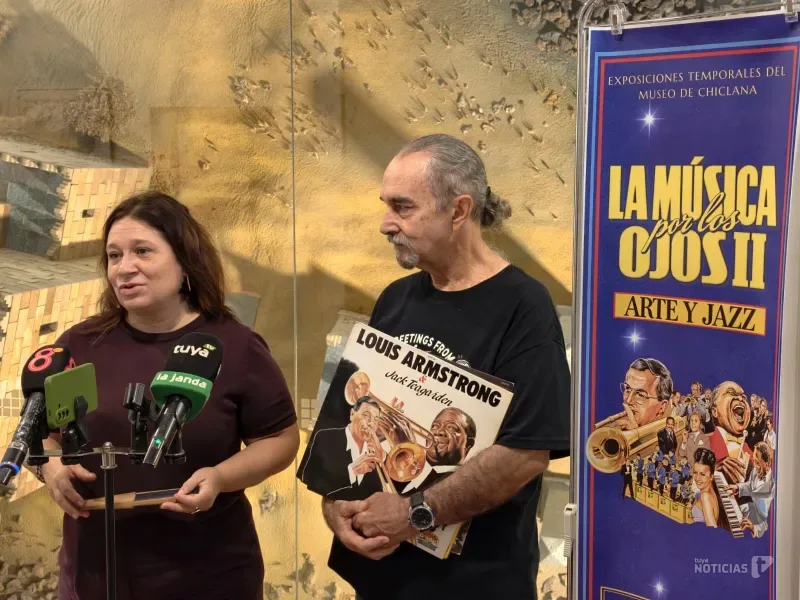 Portadas de vinilo convertidas en obra de arte: el Museo de Chiclana inaugura 'La música por los ojos II'