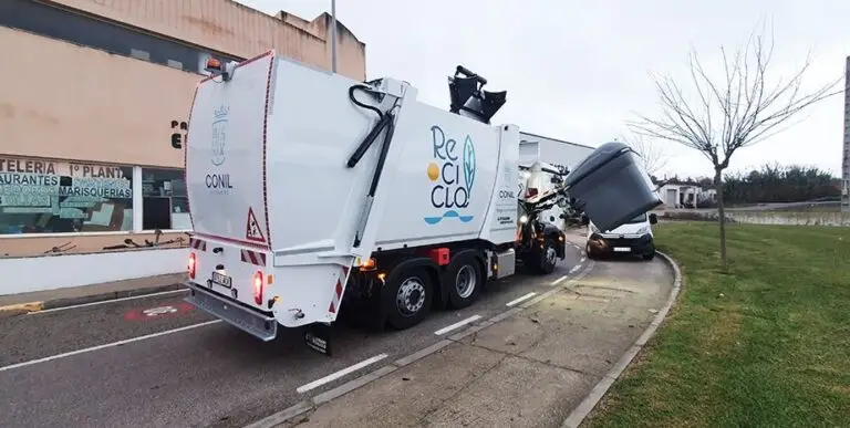 Una avería deja a Conil sin servicio de recogida de basura