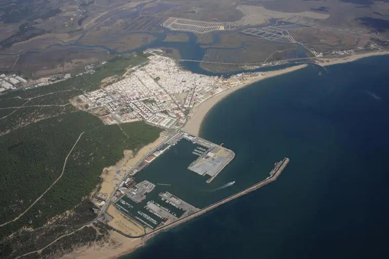 La Junta culpa a Costas y Biodiversidad del bloqueo del dragado de Barbate