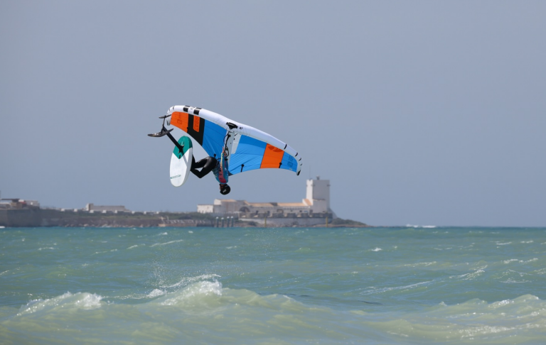 La Barrosa se corona capital del wingfoil español