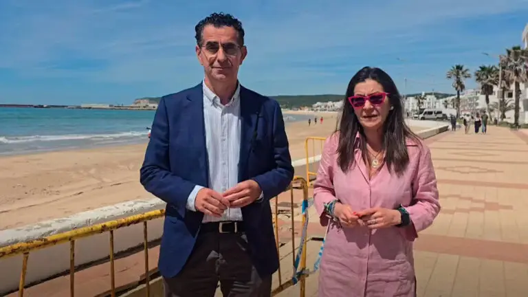 Barbate estalla por el paseo marítimo: exige a Costas una reparación urgente